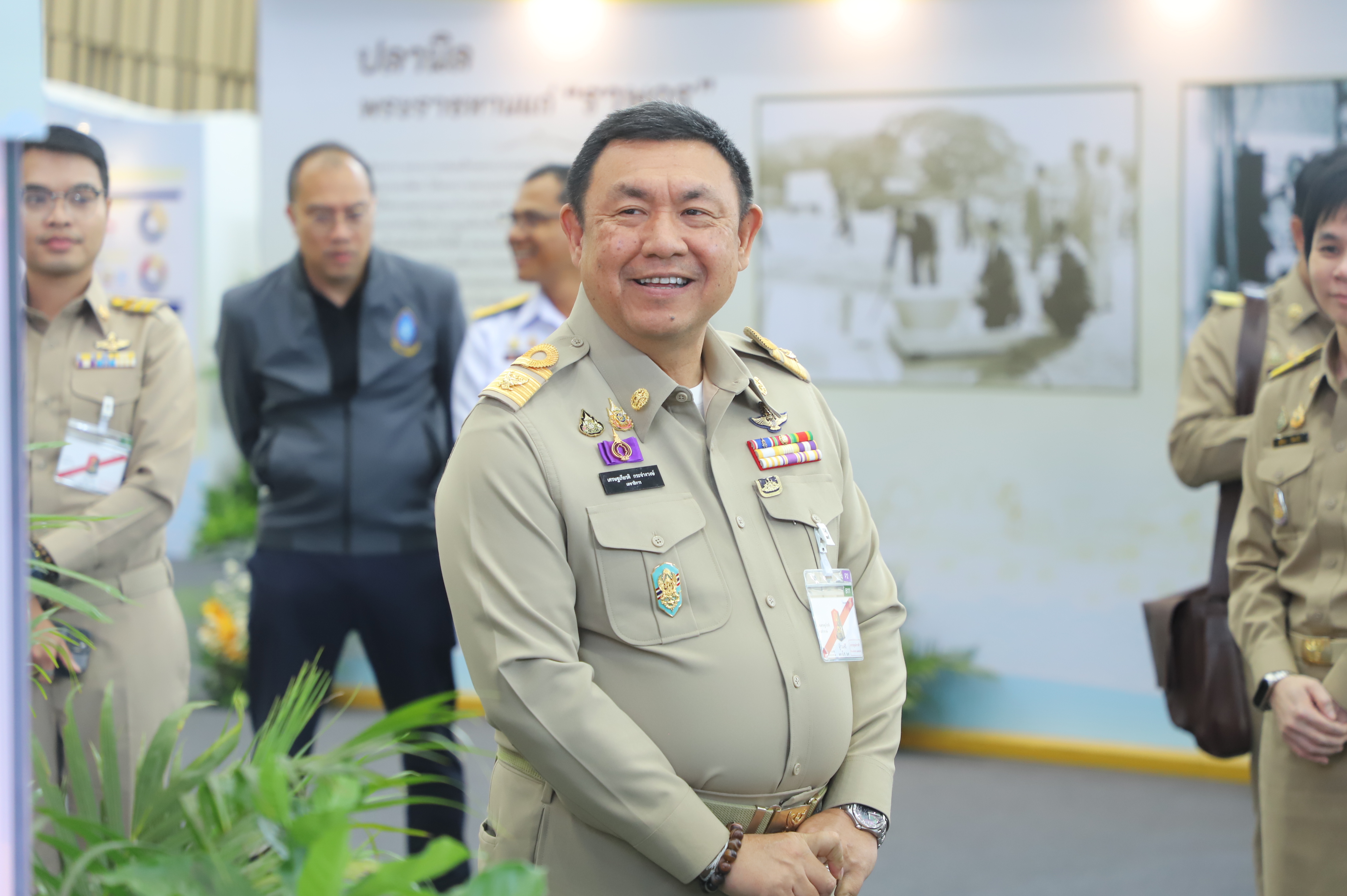 title - เลขาฯ ส.ป.ก. เฝ้ารับเสด็จ สมเด็จพระกนิษฐาธิราชเจ้า กรมสมเด็จพระเทพรัตนราชสุดาฯ สยามบรมราชกุมารี ทรงเป็นองค์ประธานเปิดงาน 60 ปี ปลานิลพระราชทาน เพื่อปวงชนชาวไทย